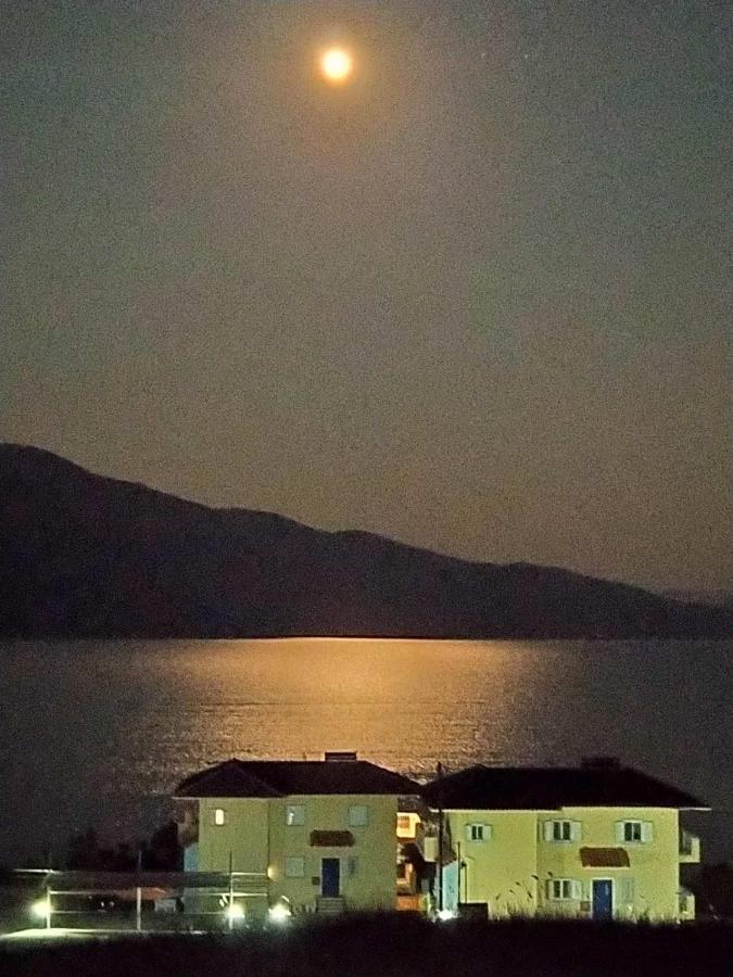 Beachfront Houses Pogoniá 外观 照片